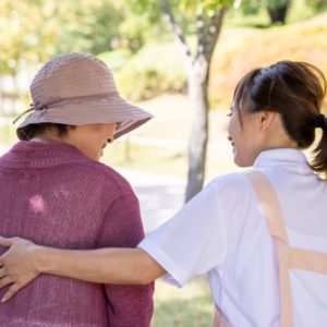 終活の準備はいつからするの？葬儀社を選ぶポイントも解説します